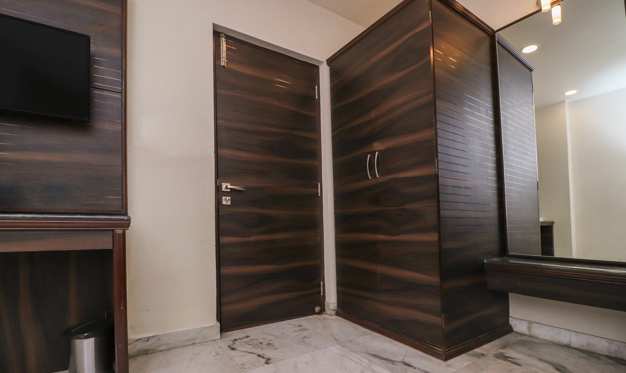 Capital O 8318 Beeu Guest House Liluah Luaran gambar