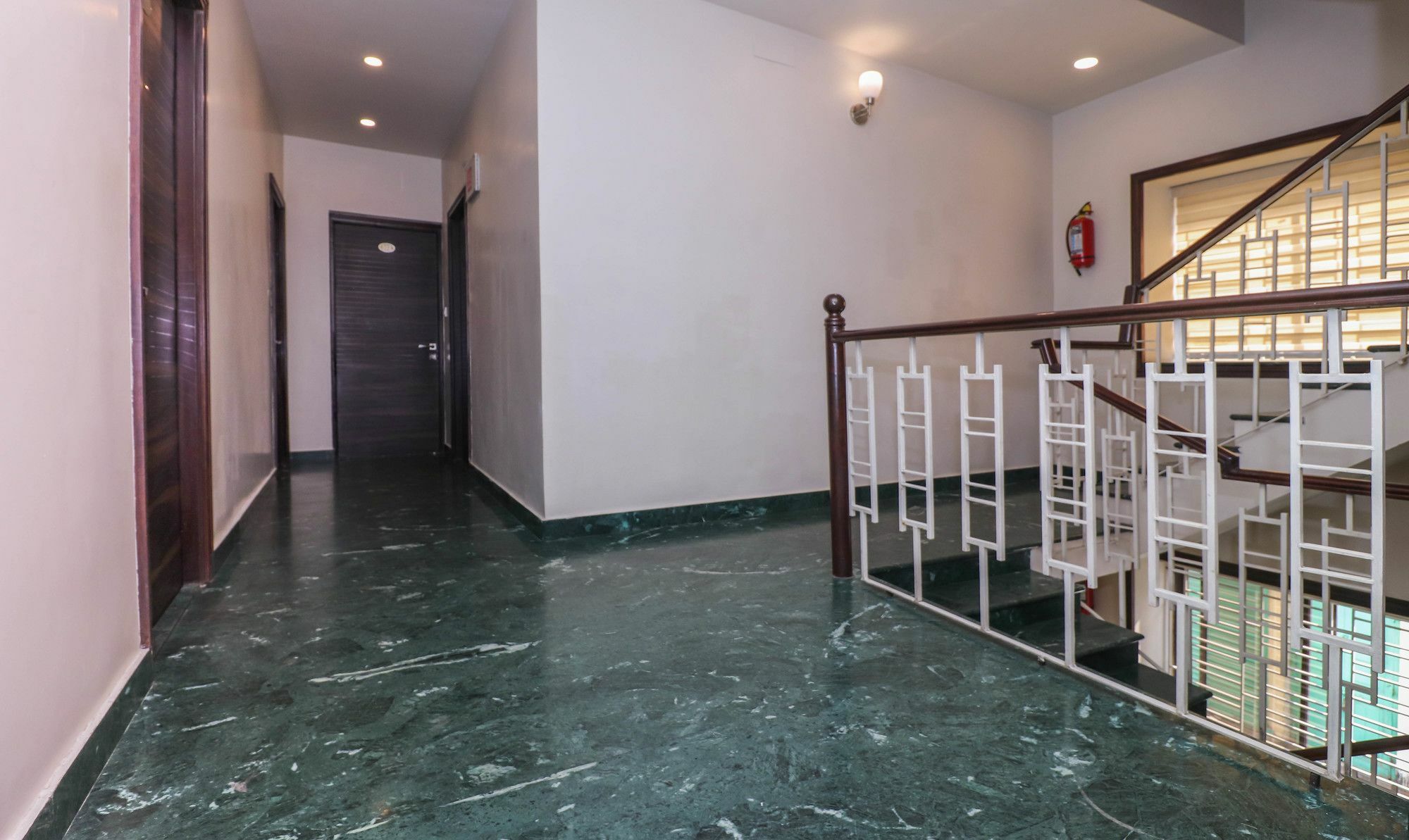 Capital O 8318 Beeu Guest House Liluah Luaran gambar